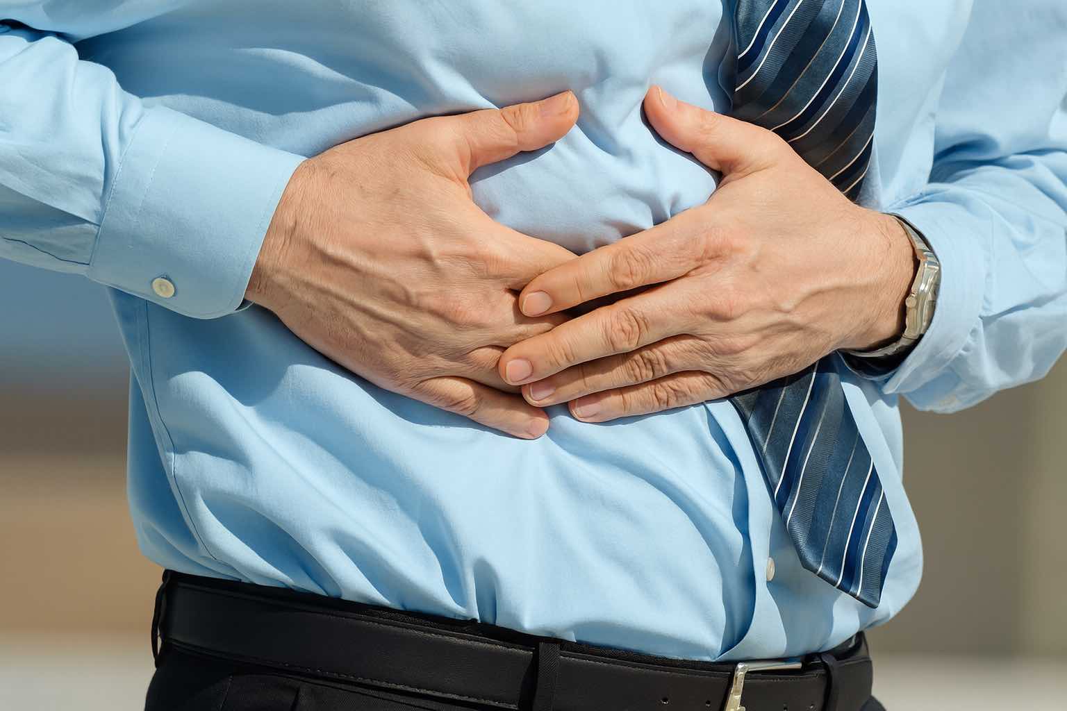 мужчина боль